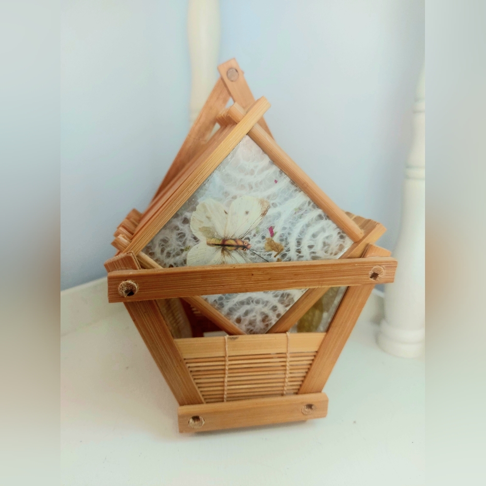 🦋 Vintage butterfly bamboo coaster set - Picture 1 of 8